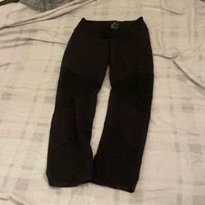 Nike Capri leggings (there’s mesh cutouts on the calves but they’re hard to see)